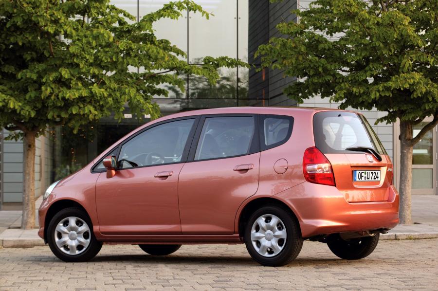  Honda Jazz 2005 года  (фото 18 из 29)
